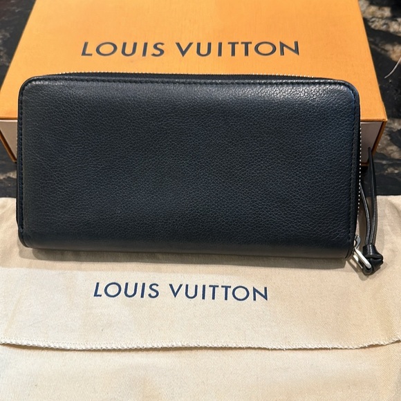 Louis Vuitton Wallet - Picture 3 of 7